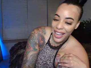 Christina Luvv