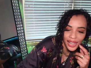 Christina Luvv live cam