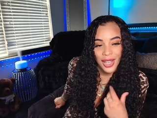 Christina Luvv
