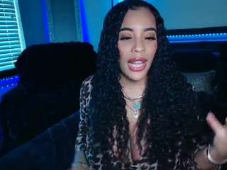 Christina Luvv