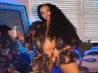 Christina Luvv