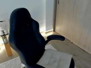 julycorreax webcam