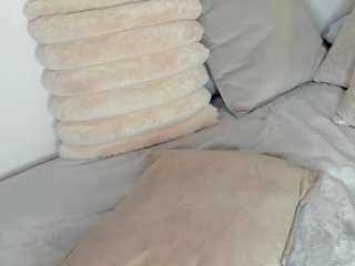 julycorreax live webcam show