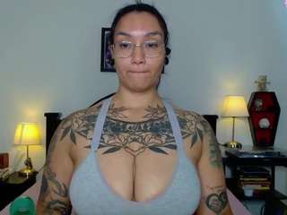 toothyy live webcam show