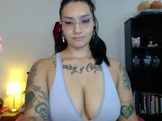 toothyy's Live Sex Cam Show