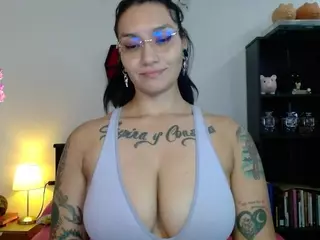 toothyy's Live Sex Cam Show