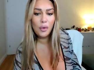 sexxykimm Live Webcam on CamSoda