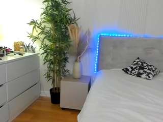 KimDoll live webcam show