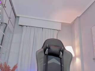 leahjones's CamSoda show and profile