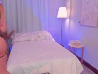 leahjones live cam profile