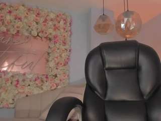 le modèle christinavieri est en webcam porno dans un show sur le site camsoda, il possède les tags suivants: average,no drinking,tattoos,shaved-pussy,sex toys,red hair,blowjob,no smoking,flashing,fingering,feet,dirty talk,camel toe,brown eyes,big-ass,big tits,hd,latina