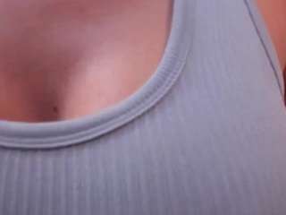 Mia Farrell live webcam show