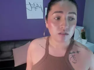 JuliaSmith's Live Sex Cam Show