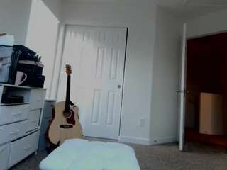 Live webcam model mschristywave on Soda Cams