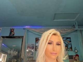 adrianna777 Live Webcam on CamSoda