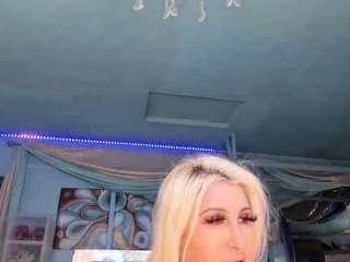 adrianna777 Live Webcam on CamSoda