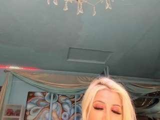 adrianna777 Live Webcam on CamSoda