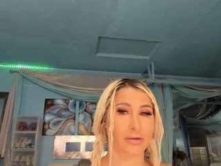 adrianna777's CamSoda show and profile