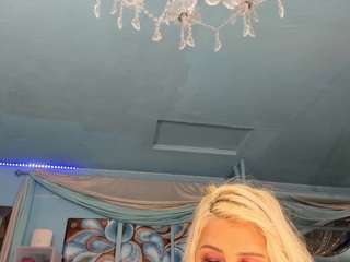 adrianna777 Live Webcam on CamSoda