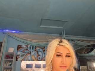 adrianna777 live cam profile