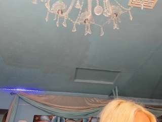 le modèle adrianna777 est en webcam porno dans un show sur le site camsoda, il possède les tags suivants: ass,living room,tease,strip,solo,small ass,shaved-pussy,pussy,bedroom,natural,pov,grey eyes,flashing,fetish,feet,dirty talk,control,blowjob,bj,bikini