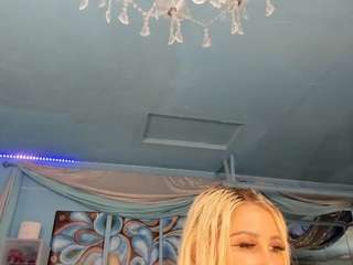 Adrianna777's cam show statistics and live stream