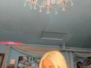 adrianna777's live room