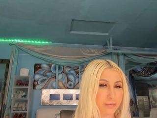 adrianna777 live webcam show