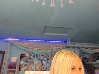 adrianna777 live webcam show