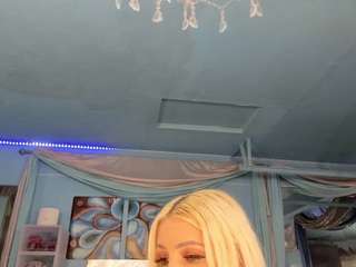adrianna777 live webcam show