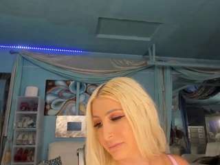 adrianna777 live webcam show