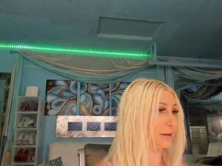 adrianna777 live webcam show