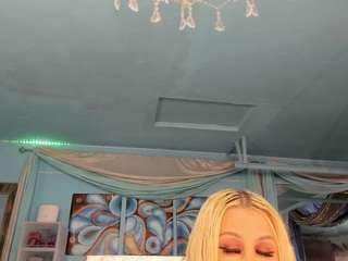 Adrianna777's cam show statistics and live stream
