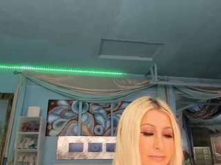 adrianna777's live room