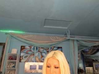 adrianna777's live room