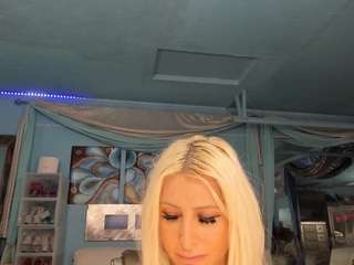 adrianna777's live room