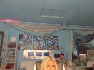 adrianna777's live room