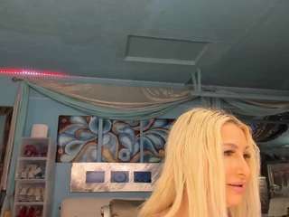 adrianna777's live room