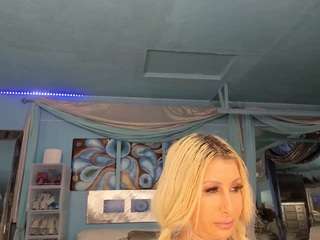 adrianna777's live room