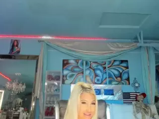 adrianna777's Live Sex Cam Show