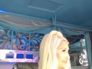 adrianna777's Live Sex Cam Show
