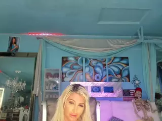 adrianna777's Live Sex Cam Show