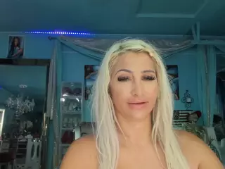 adrianna777's Live Sex Cam Show