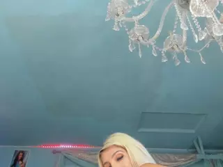 adrianna777's Live Sex Cam Show