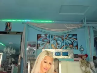 adrianna777's Live Sex Cam Show