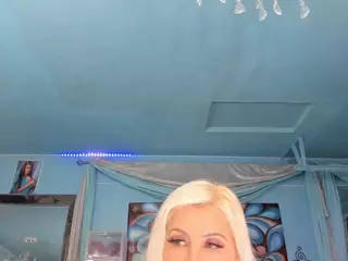 adrianna777's Live Sex Cam Show