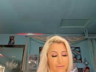 adrianna777's Live Sex Cam Show