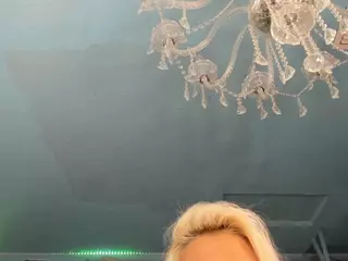 adrianna777's Live Sex Cam Show