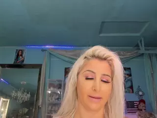 adrianna777's Live Sex Cam Show