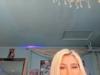 adrianna777's Live Sex Cam Show